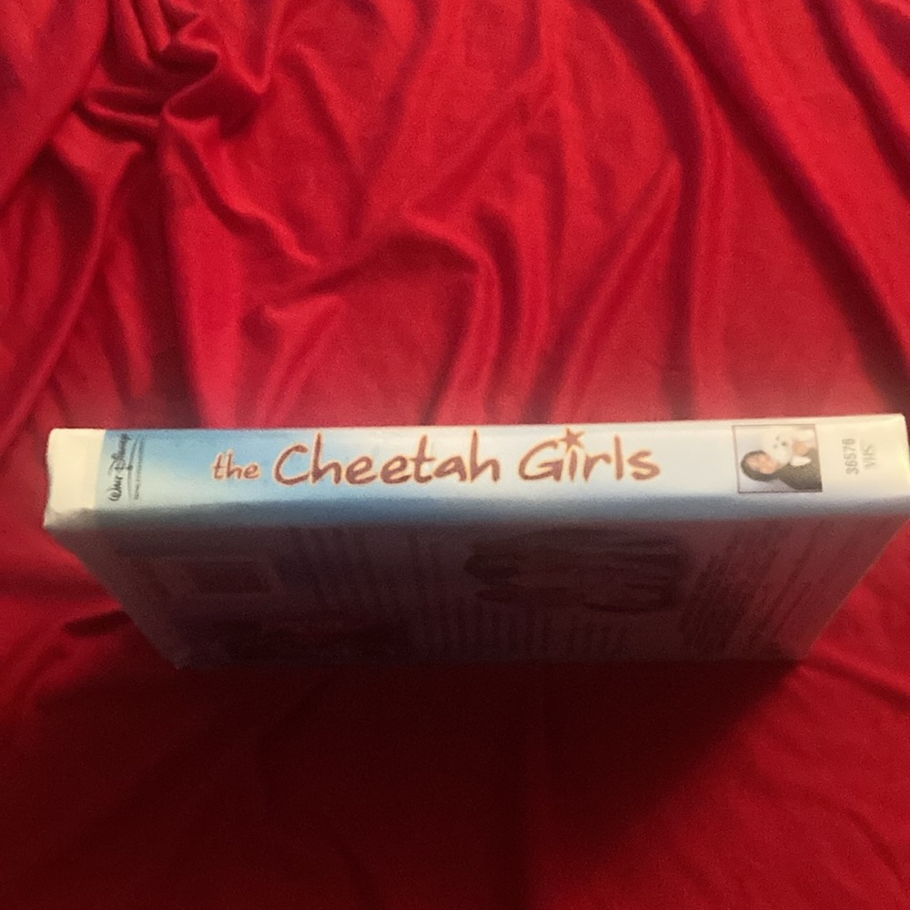 Walt Disney VHS Tape The Cheetah Girls. 36576. - Picture 3 of 10